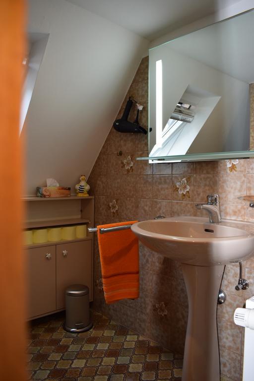 Messewohnung Graefrath โซลิงเงน ภายนอก รูปภาพ