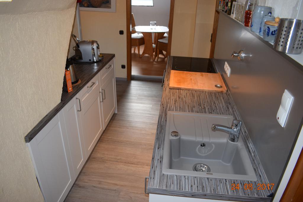 Messewohnung Graefrath โซลิงเงน ภายนอก รูปภาพ